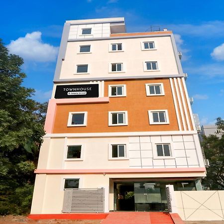 Super Townhouse Nanak Ram Guda Near Waverock Sez Hajdarabad Zewnętrze zdjęcie