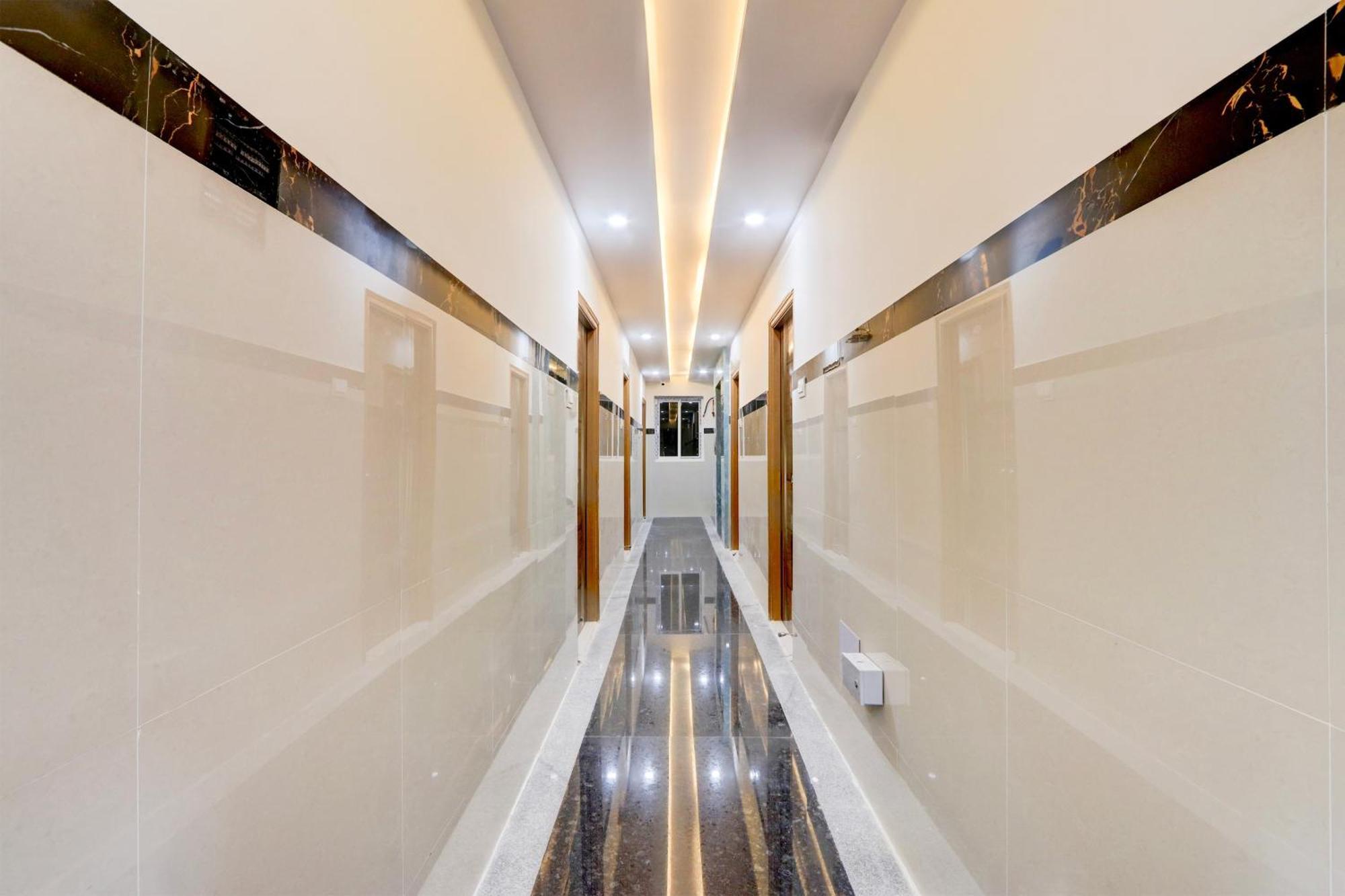 Super Townhouse Nanak Ram Guda Near Waverock Sez Hajdarabad Zewnętrze zdjęcie
