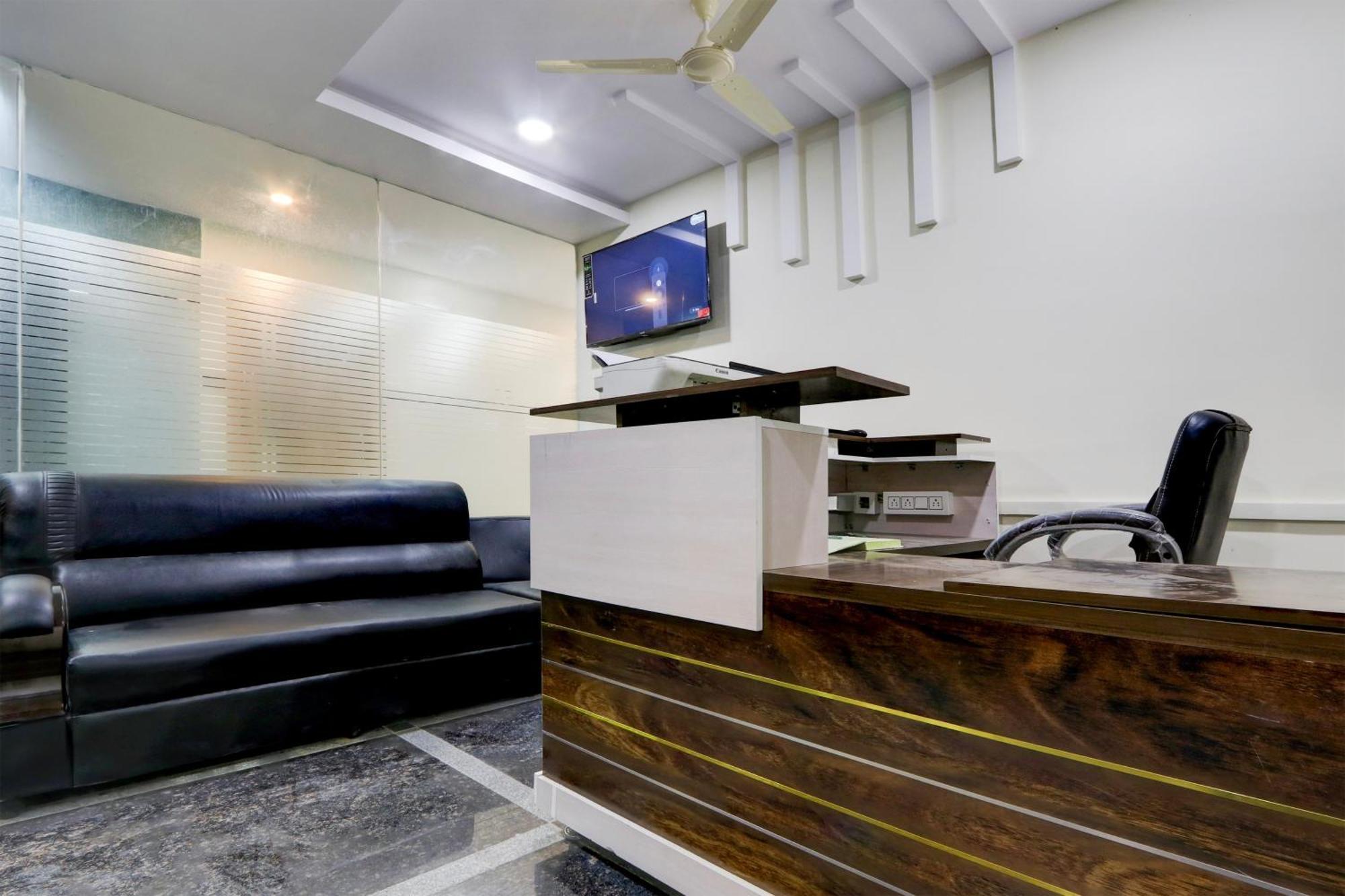 Super Townhouse Nanak Ram Guda Near Waverock Sez Hajdarabad Zewnętrze zdjęcie