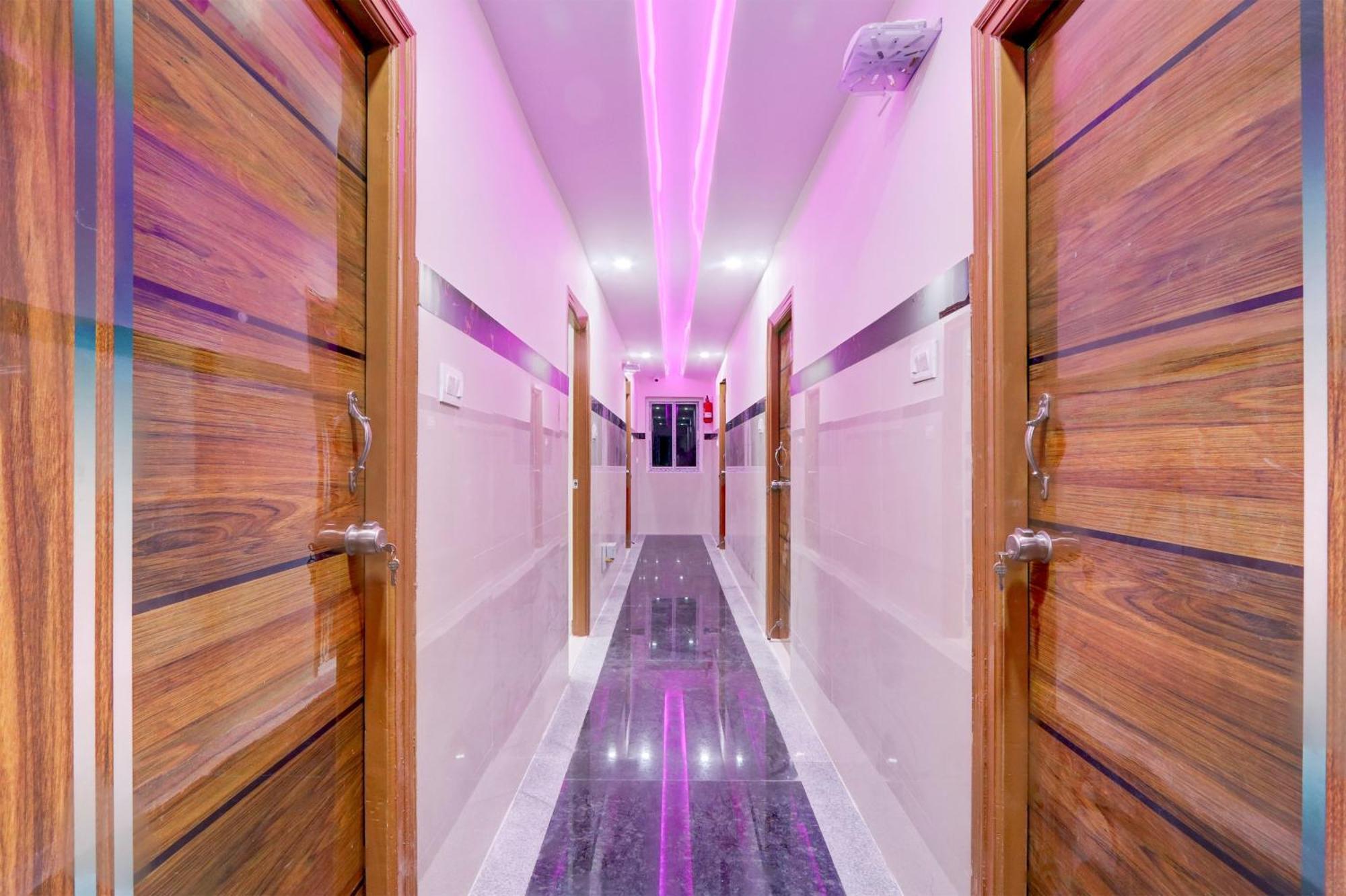 Super Townhouse Nanak Ram Guda Near Waverock Sez Hajdarabad Zewnętrze zdjęcie