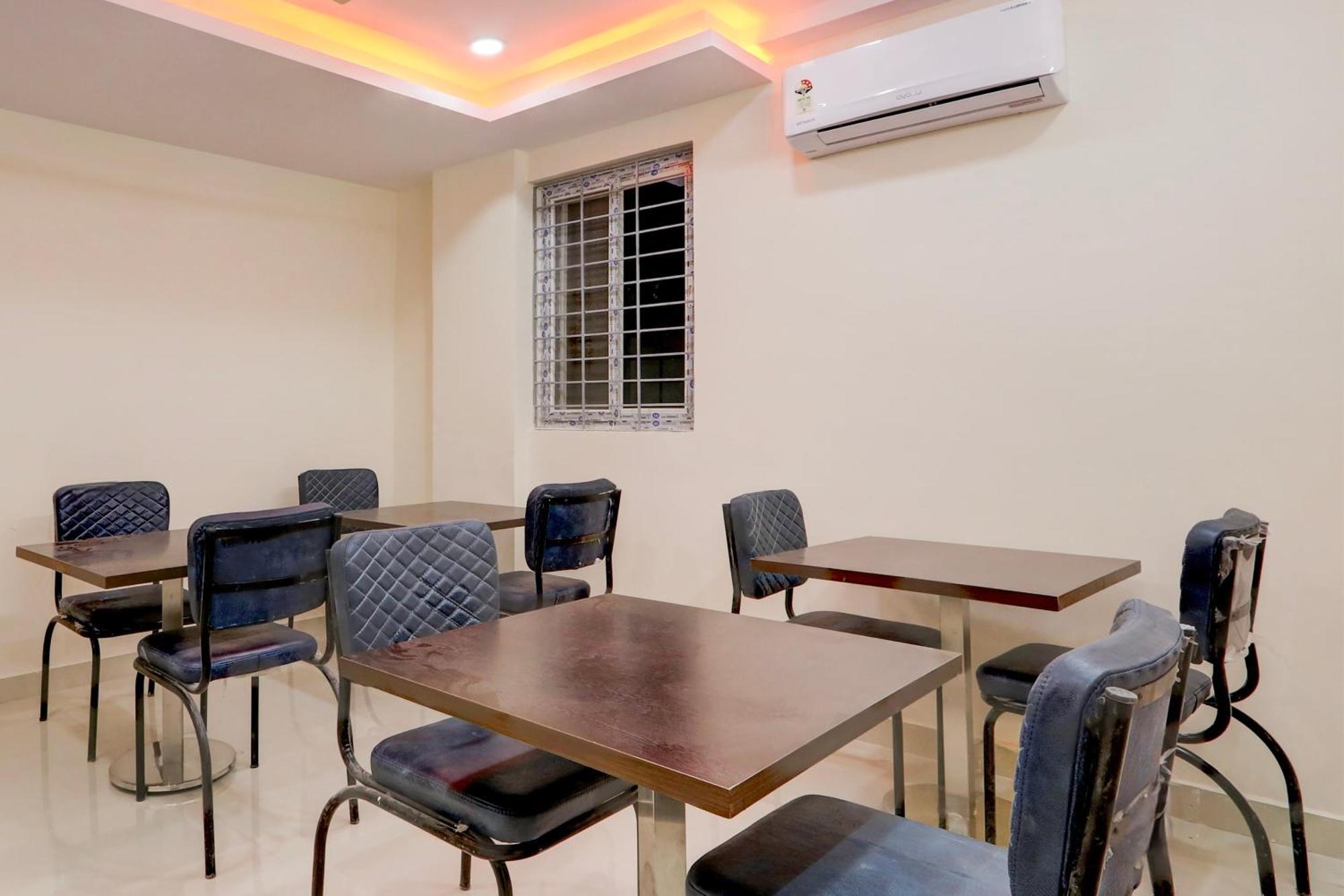 Super Townhouse Nanak Ram Guda Near Waverock Sez Hajdarabad Zewnętrze zdjęcie